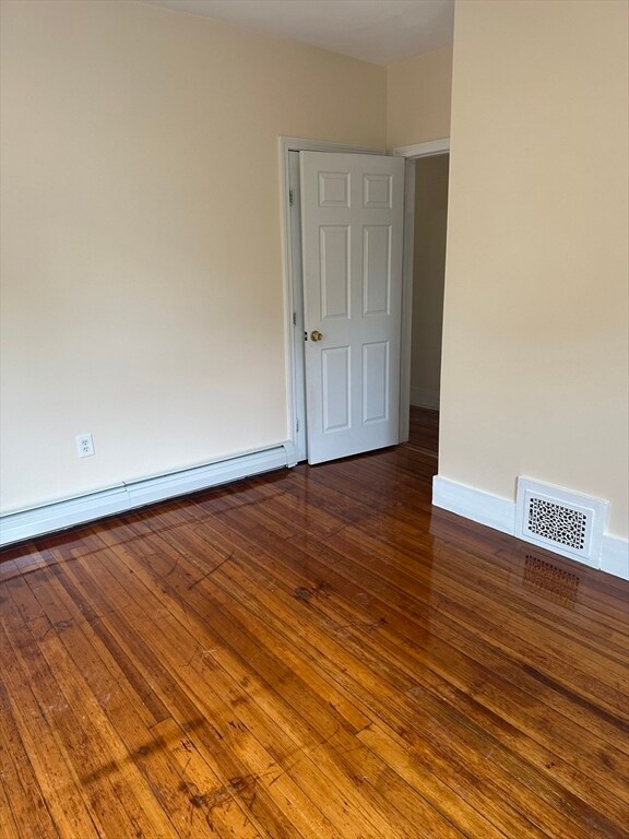 Building Photo - 16 Mason St