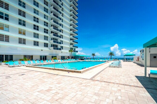 Building Photo - 3725 S Ocean Dr
