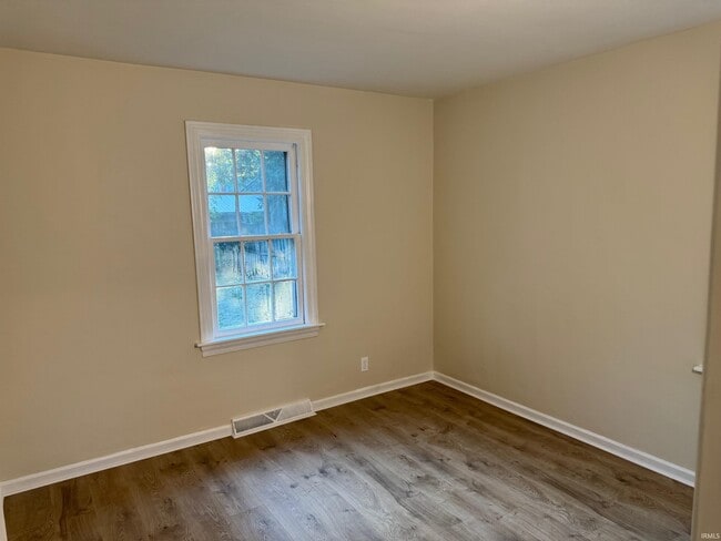 Building Photo - 539 Goshen Ave