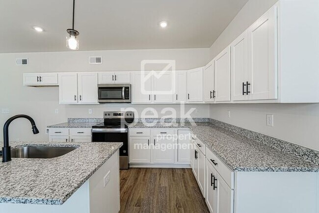 Building Photo - $1850! 3 Bed,2 Bath in Pleasant Grove AL! Brand New Construction!