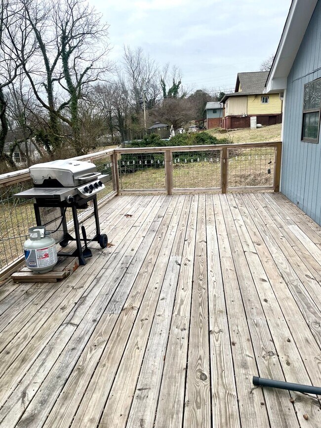 Building Photo - Adorable 1 bedroom Home wiht Office in Prime Location Near UT and Bearden