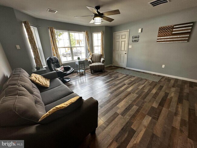 Building Photo - 3073 Goshen Dr