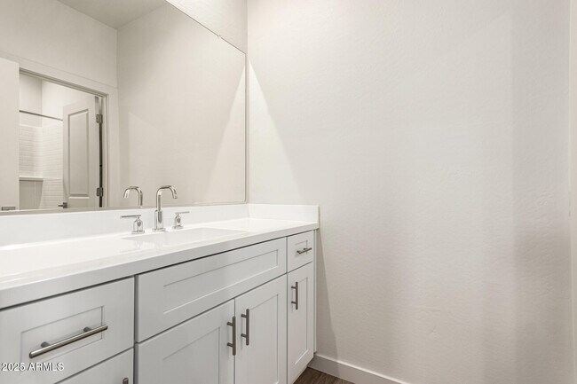 Building Photo - 6537 N 15th Dr