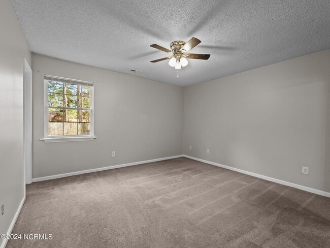 Building Photo - 436 Wolf Run Ln