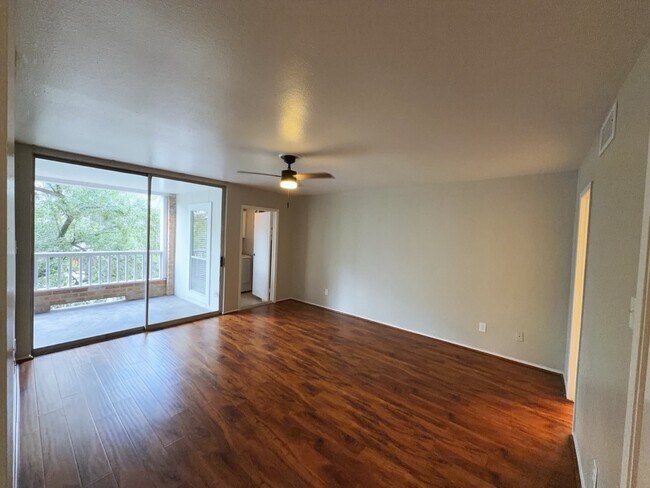 Building Photo - 2210 Dorrington St