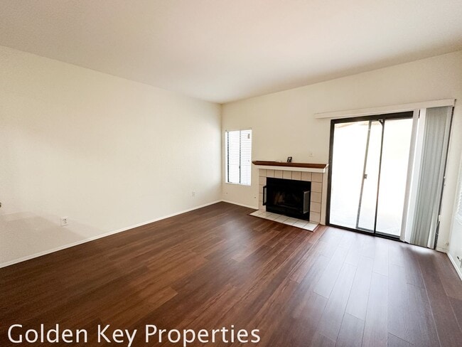 Building Photo - Four-bedroom townhome in The Trails at Cal...