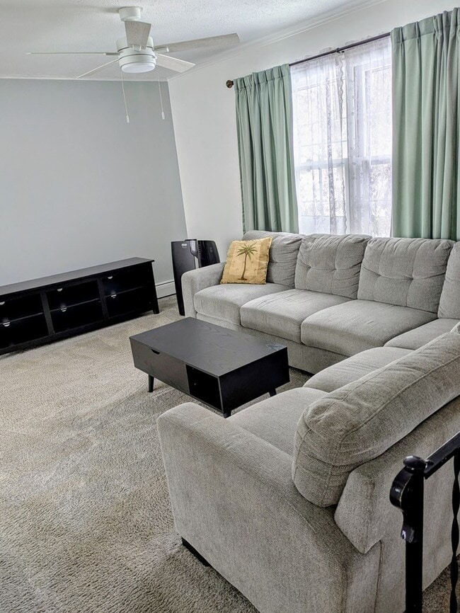 Building Photo - 1606 Daniels Run Rd NE