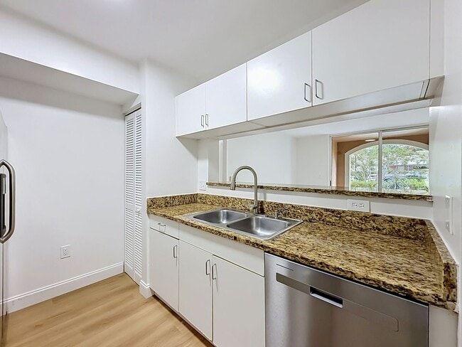 Building Photo - Super Cozy 2 bedroom in Desirable Neighborhood in coconut creek