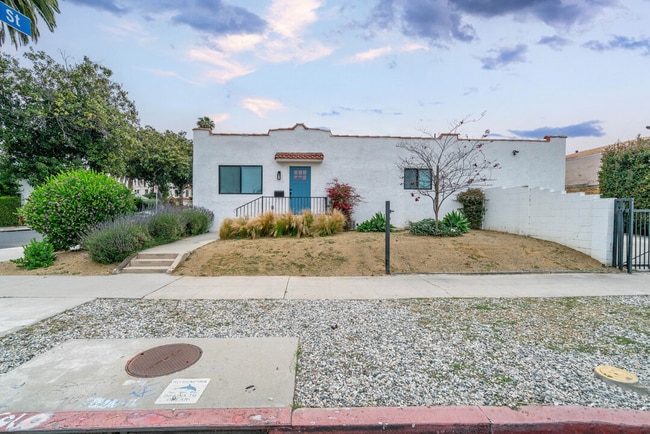 Primary Photo - 2902 West Blvd
