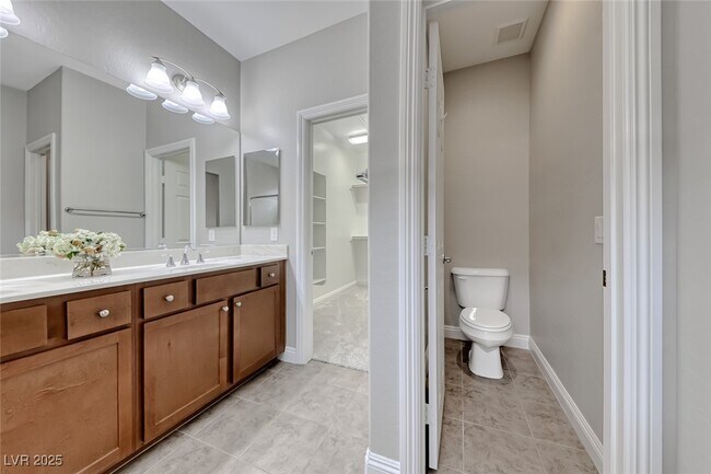 Building Photo - 589 Via Paladini