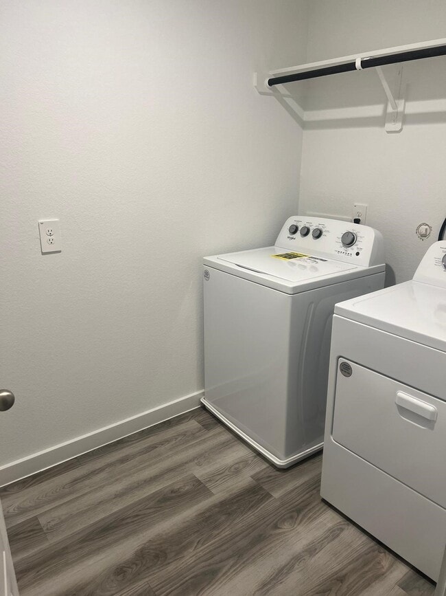 Building Photo - 10519 Hadley Pk Trl