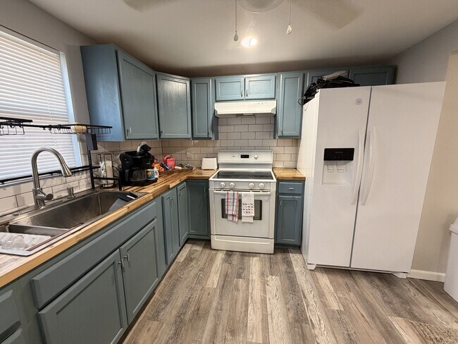 Building Photo - 4917 Andersonville Hwy