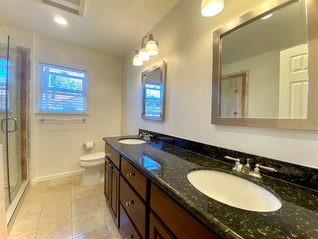 Building Photo - Spacious 4-Bedroom Irvington Home with Mod...