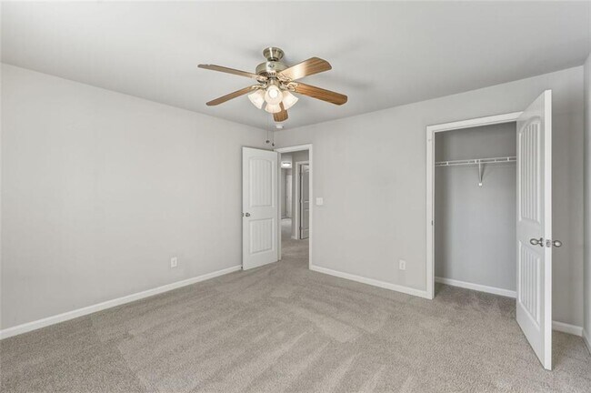 Building Photo - 6496 Crosscreek Ln