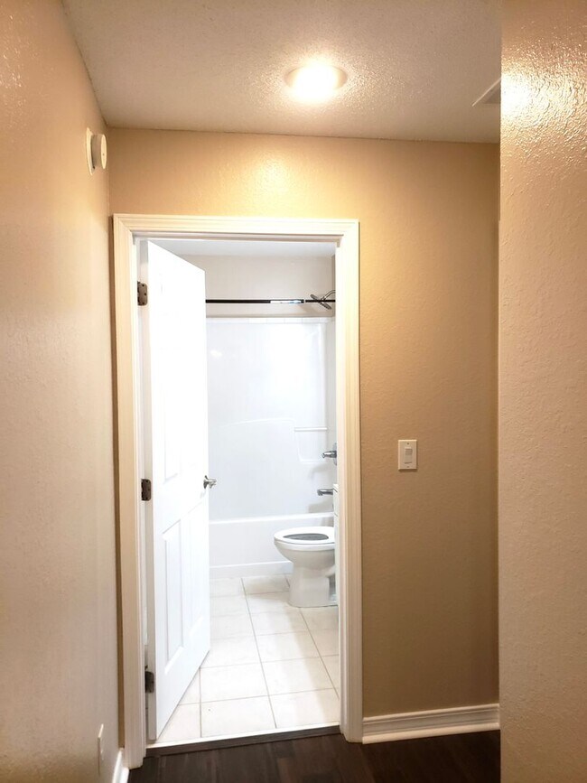 Building Photo - Beautiful home with Swimming Pool in the Hammocks. 4 bedroom 2 bath -Pool lawn service included!!!