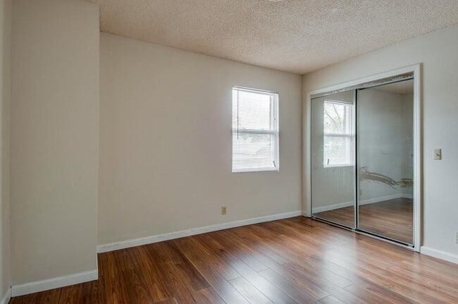 Building Photo - Coming soon! Nice remodel of townhouse Condo in Harbour Town. Gated complex!