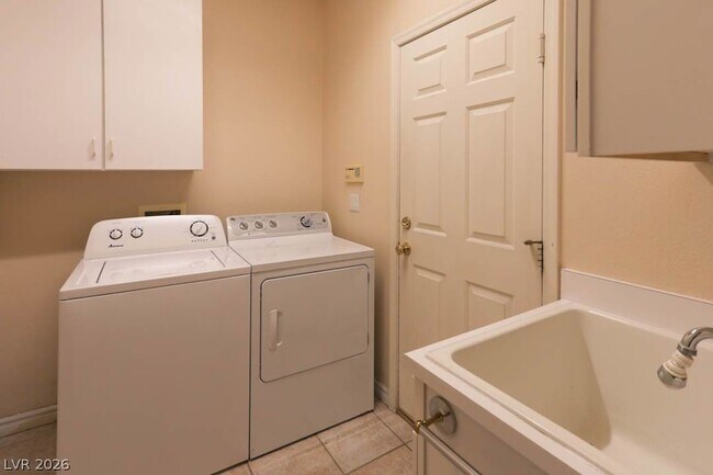 Building Photo - 1216 Palmares Ct