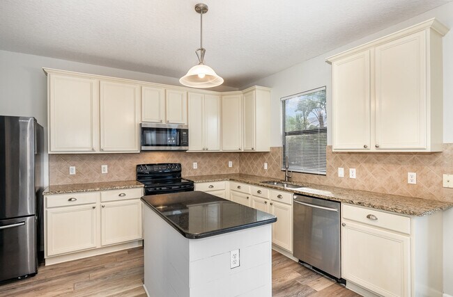 Building Photo - 764 Dryden Cir