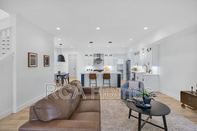 Building Photo - 1225 Hoyt Ave