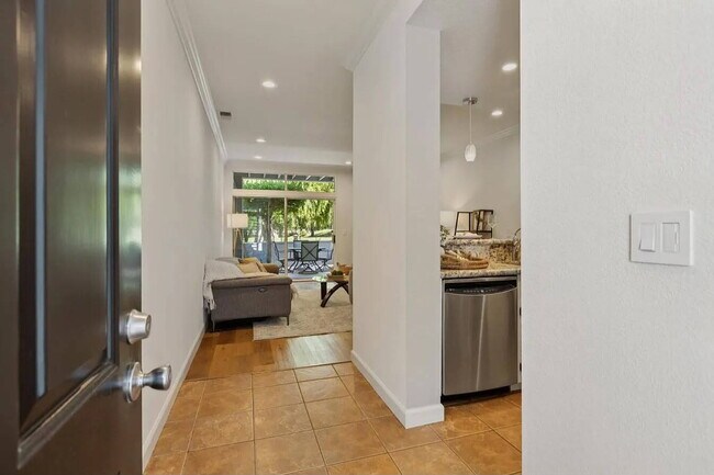 Building Photo - Stylish Golf Course Condo in North San Jose