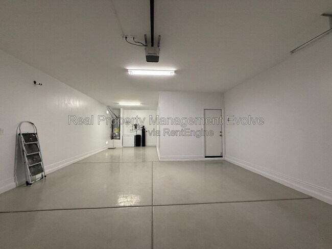 Building Photo - 5352 W Farmhand Dr