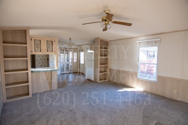 Building Photo - 3 Bedroom 2 Bath