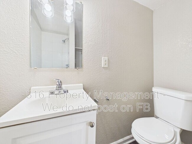 Building Photo - 5710 Askew Ave