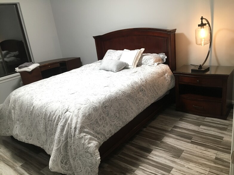 Guest Room - 7106 Bridge Way