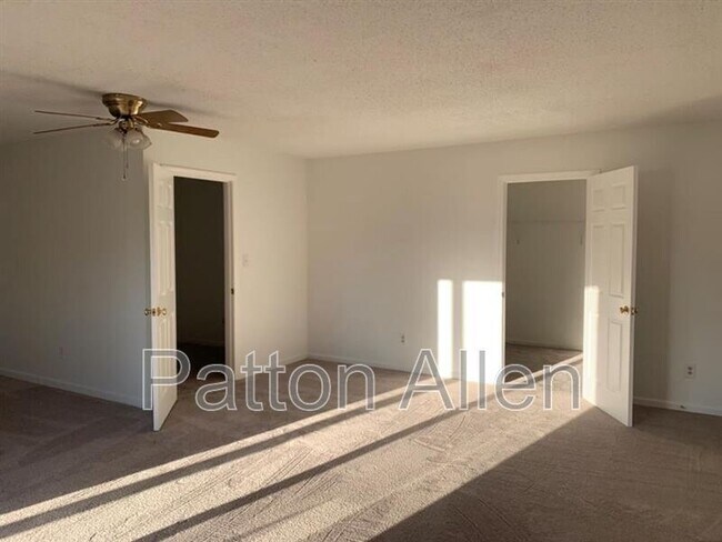 Building Photo - 125 Kyfields