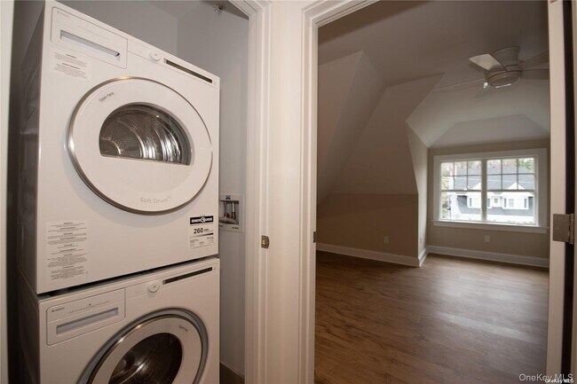 Building Photo - 444 New York Ave