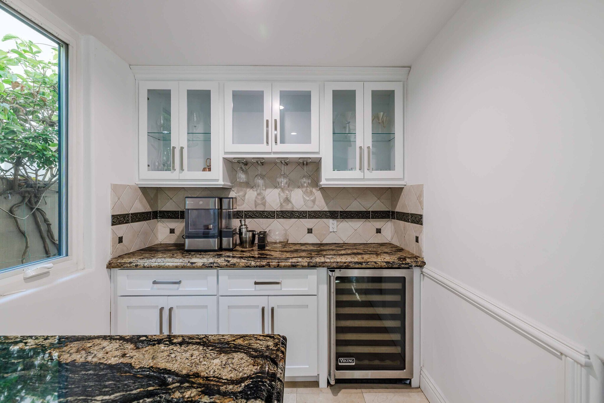 Building Photo - 1554 Mathews Ave