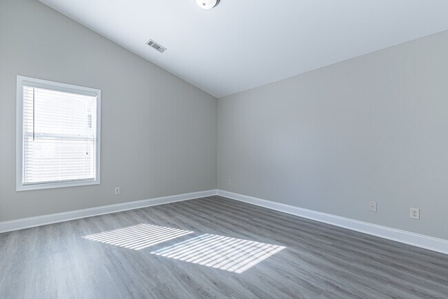 Building Photo - A MUST SEE IN SUGAR HILL!!!