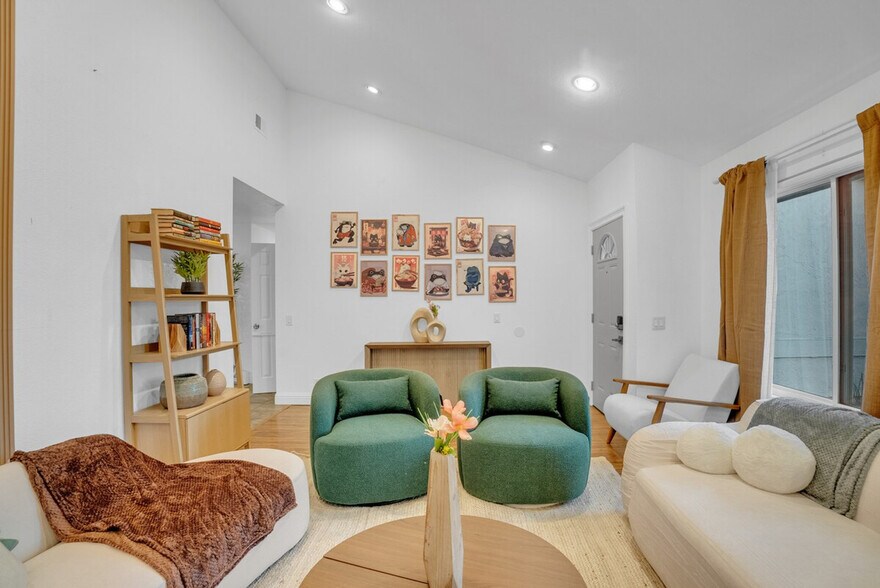 Primary Photo - 5805 Silver Creek Valley Pl