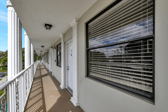 Building Photo - 6025 Balboa Cir