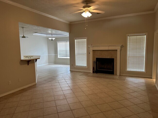 Building Photo - 3707 Essen Loop