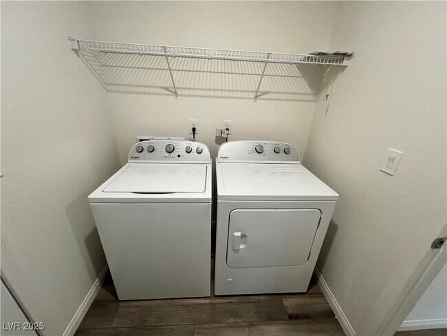 Building Photo - 2824 Abrantes Pl