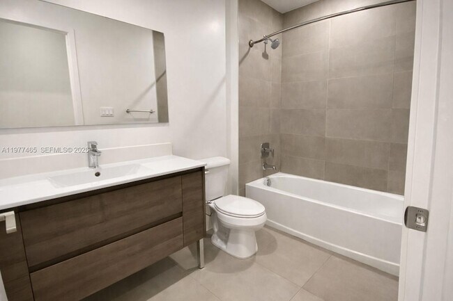 Building Photo - 1950 Fletcher St