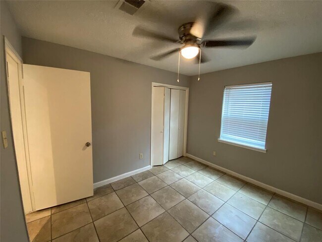 Building Photo - 10946 Bexley Dr
