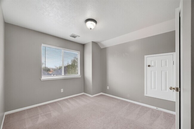 Building Photo - 2914 Laurel Brook Ln