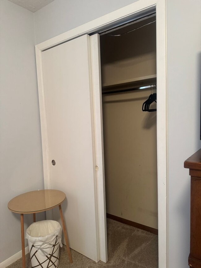 Building Photo - Knoxville 37923 - Fully furnished 1 bedroo...