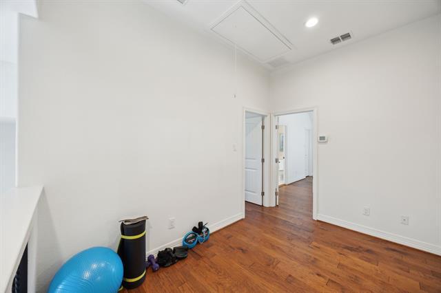 Building Photo - 8525 Briarwood Ln