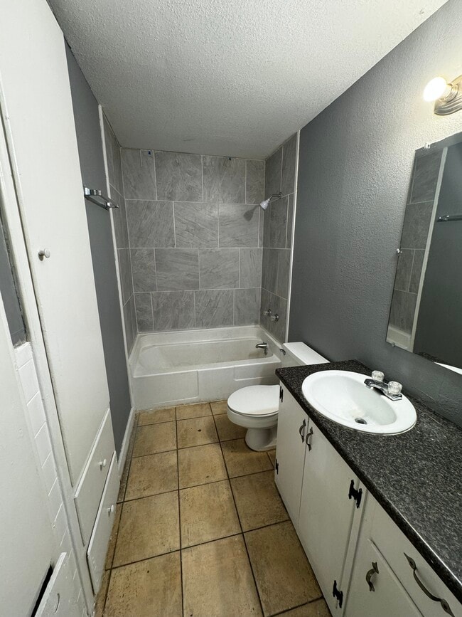 Building Photo - 1911 41st St