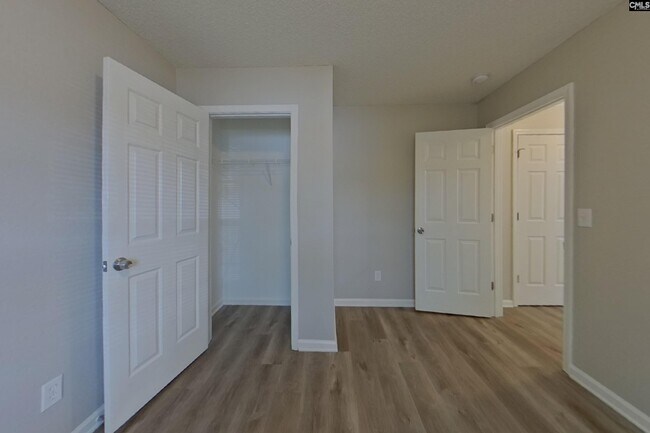 Building Photo - 61 Bluebead Ct