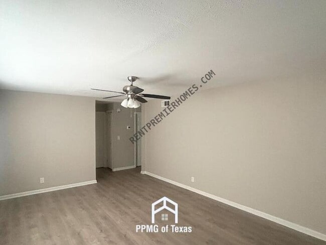 Building Photo - 4616 S 23rd W Ave