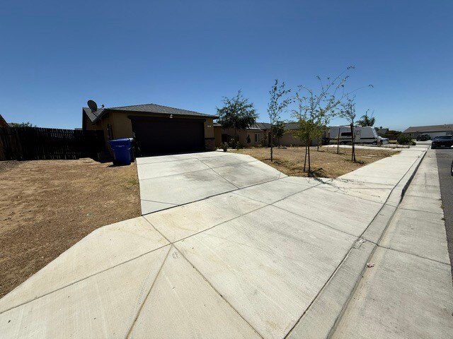 Building Photo - 1037 Honeybell Ct