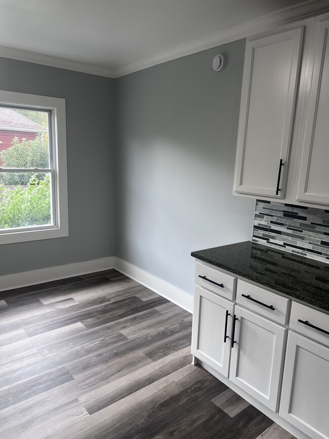 Spacious kitchen - 15433 Myrtle Ave