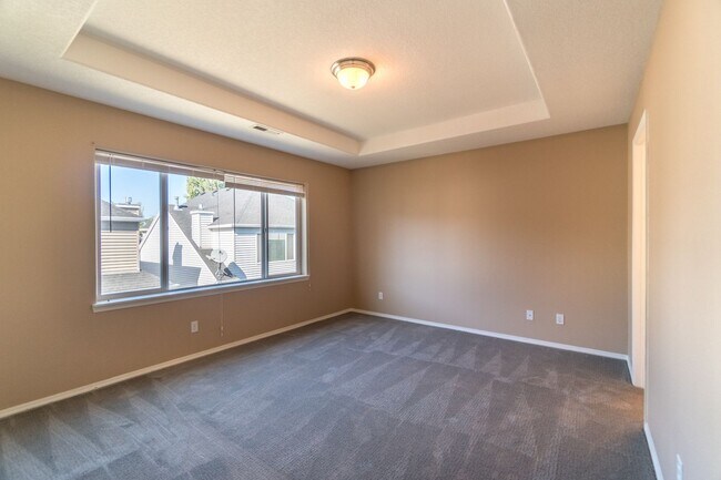 Building Photo - Beautiful Bethany 3 Bedroom Near Parks & Schools!