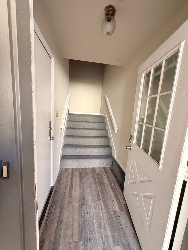 Building Photo - 1319 Airport Dr