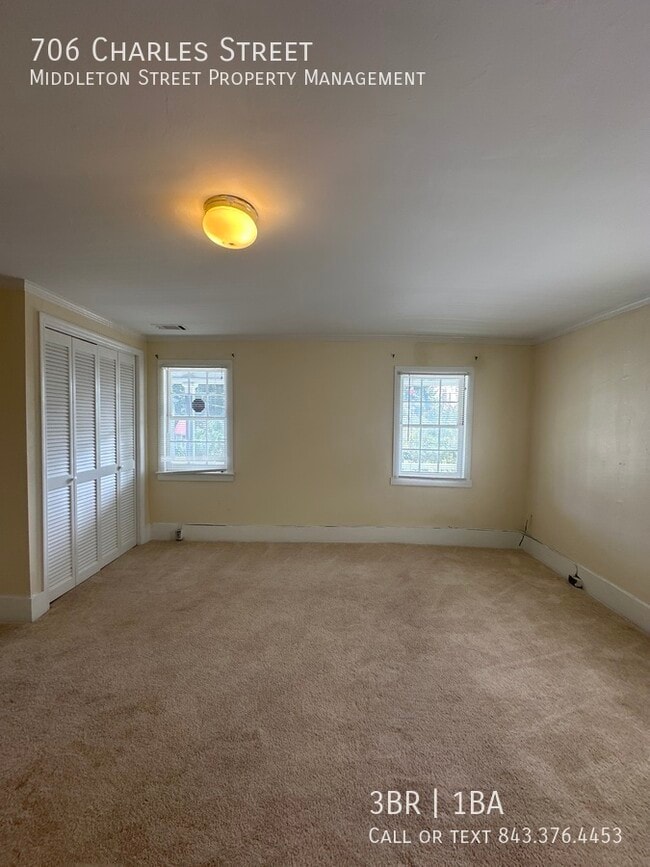 Building Photo - 706 Charles St