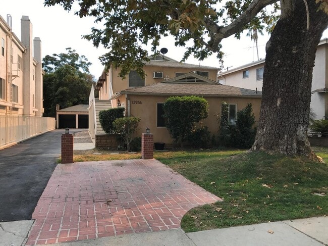 Primary Photo - 12936 Moorpark St